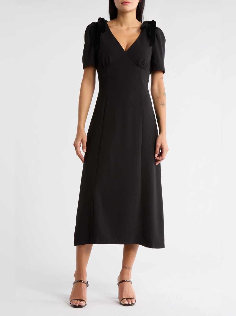 ASTR V-Neck Bow Detail Midi Dress
